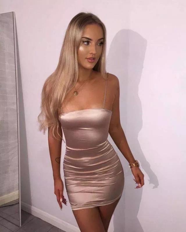 Compilation de sexy de robes serrees - #33 Compilation de sexy de robes serrees - #33