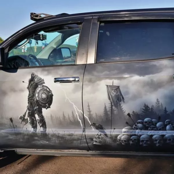 De superbes dessins peints sur des voitures