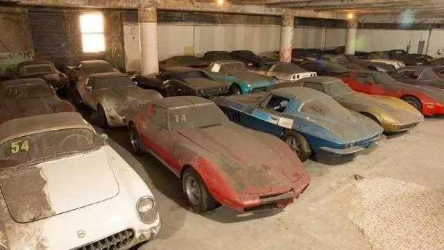 Terrible a voir des voitures legendaires abandonnes
