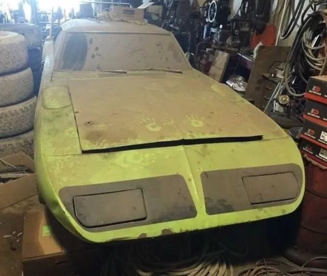 Terrible a voir des voitures legendaires abandonnes - #12 