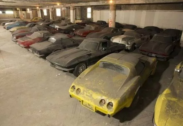 Terrible a voir des voitures legendaires abandonnes - #24 