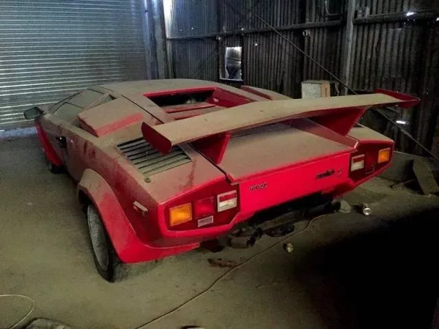 Terrible a voir des voitures legendaires abandonnes - #3 