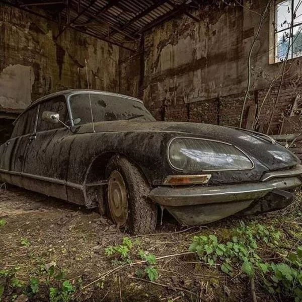 Terrible a voir des voitures legendaires abandonnes - #6 