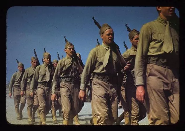 La seconde guerre mondiale en couleur - #17 