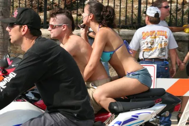 Elles peuvent provoquer des probleme avec leur sexy corps - #5 