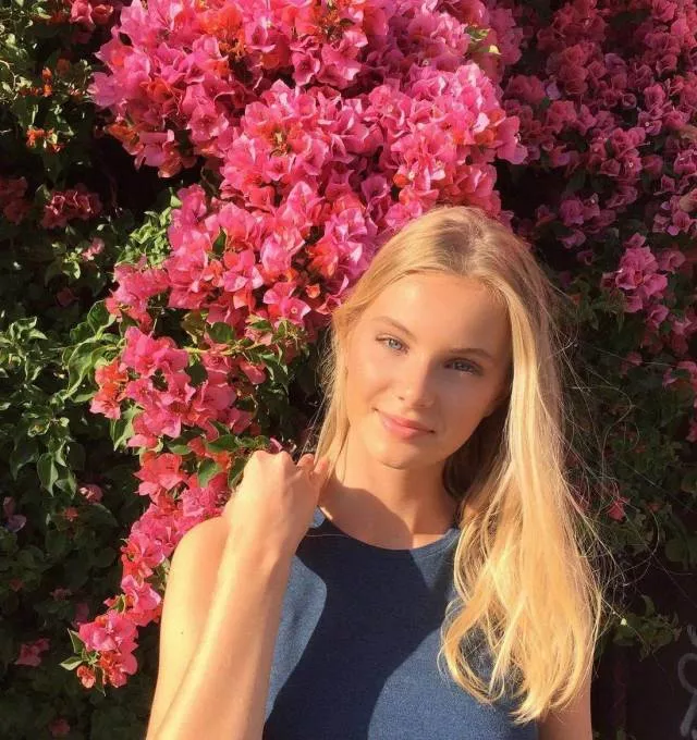Beautiful girls around the world - #11 