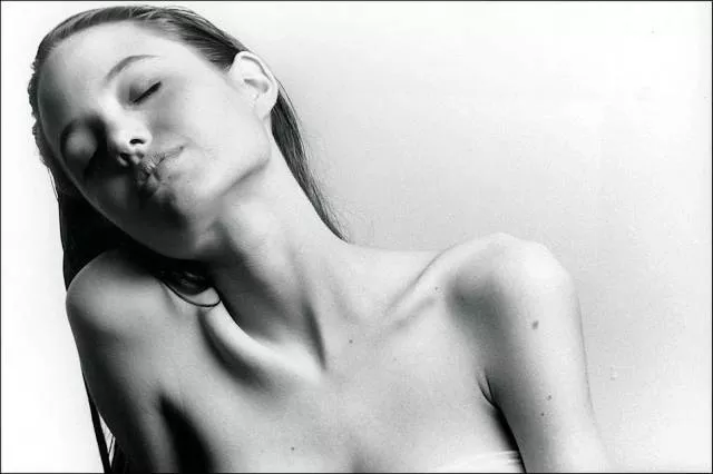 Check out the first photo shoot of angelina jolie when she was almost 15 years - #13 