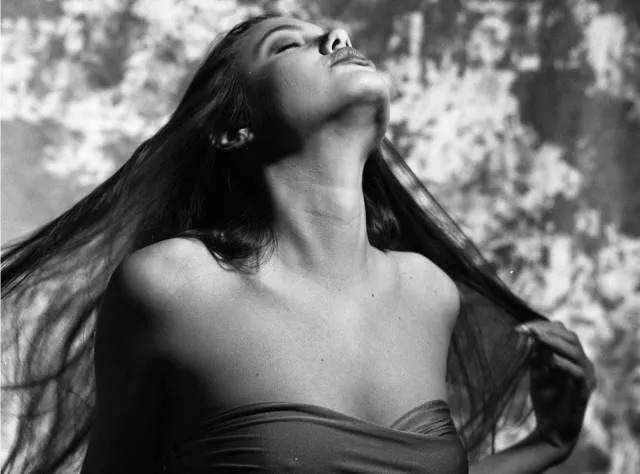 Check out the first photo shoot of angelina jolie when she was almost 15 years - #24 