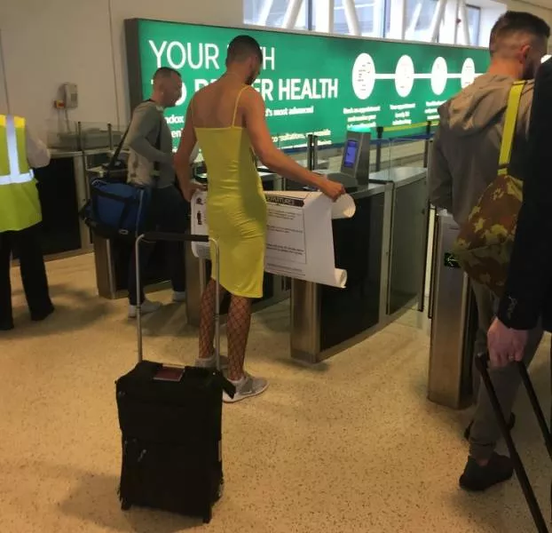 Les choses les plus etranges quon peut voir dans les aeroports - #10 