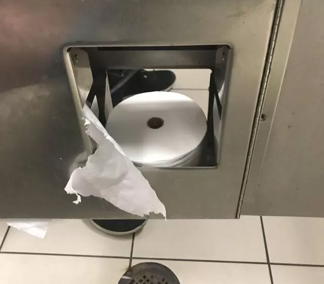 Les choses les plus etranges quon peut voir dans les aeroports - #24 