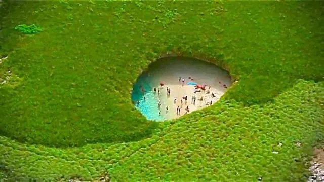 Unbelievable hidden beach in mexico