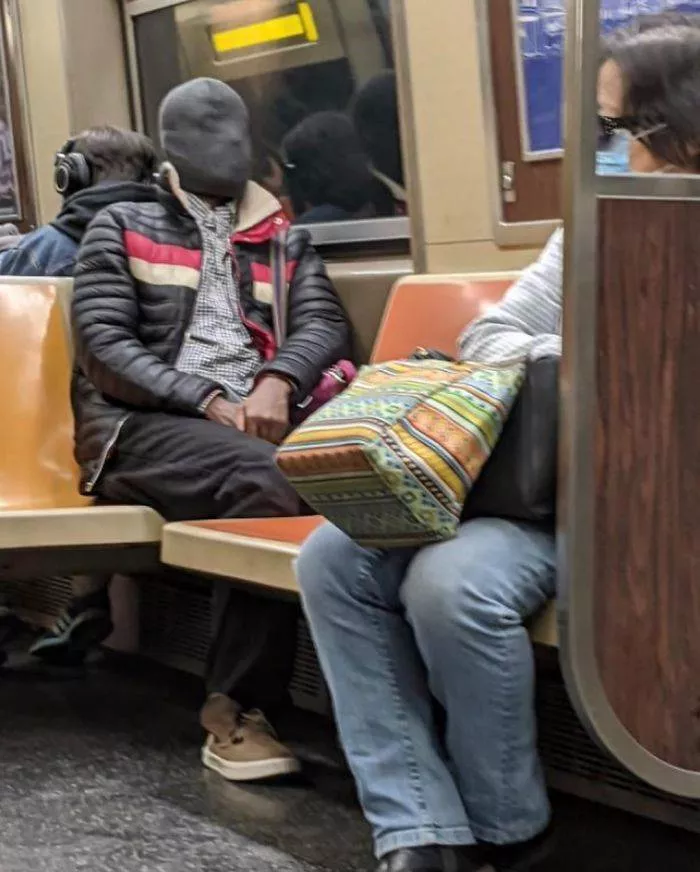 Corona in the subways - #17 