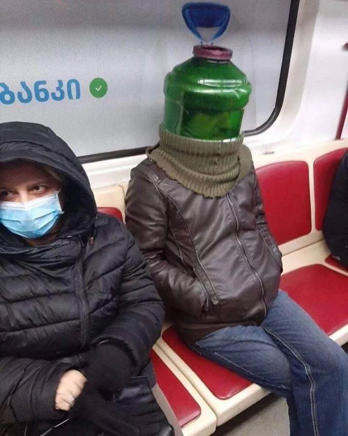 Corona dans les metros - #4 Corona dans les metros - #4