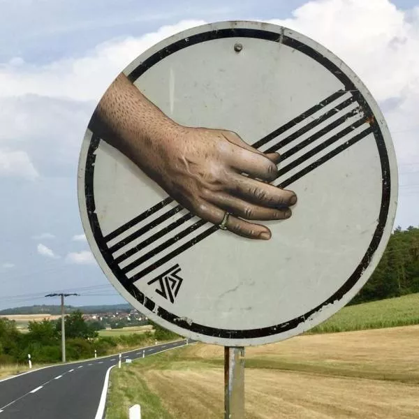 When art is camouflaged in the streets - #13 