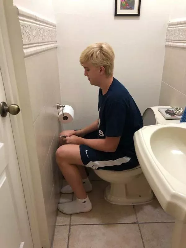 The most unusual and bizarre toilets in the world - #1 