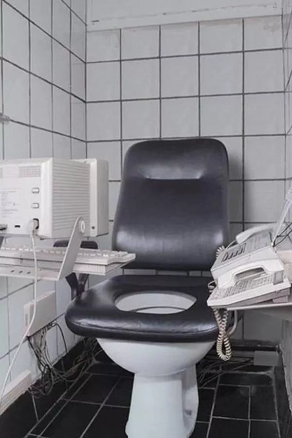 The most unusual and bizarre toilets in the world - #3 