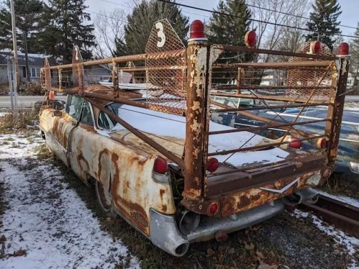 Not very well known objects - #1 A starting gate for races