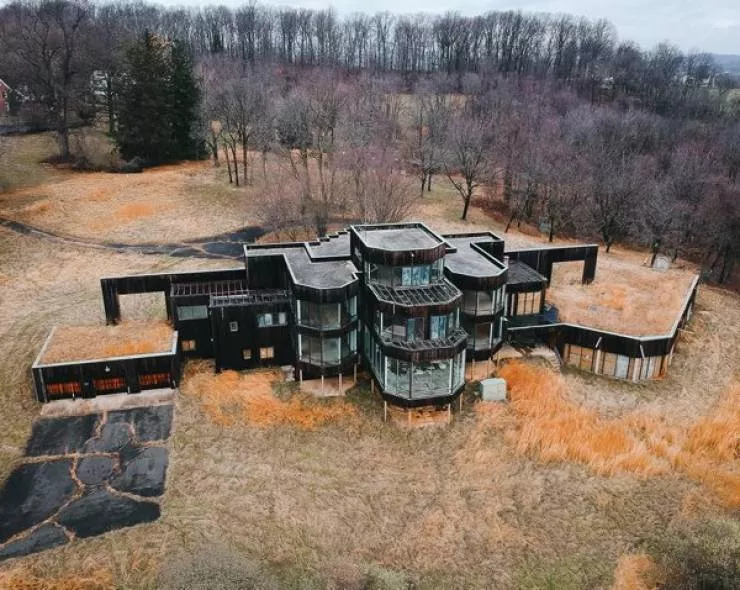 Top 20 des places abandonnes - #17 Maison en verre a Virginie