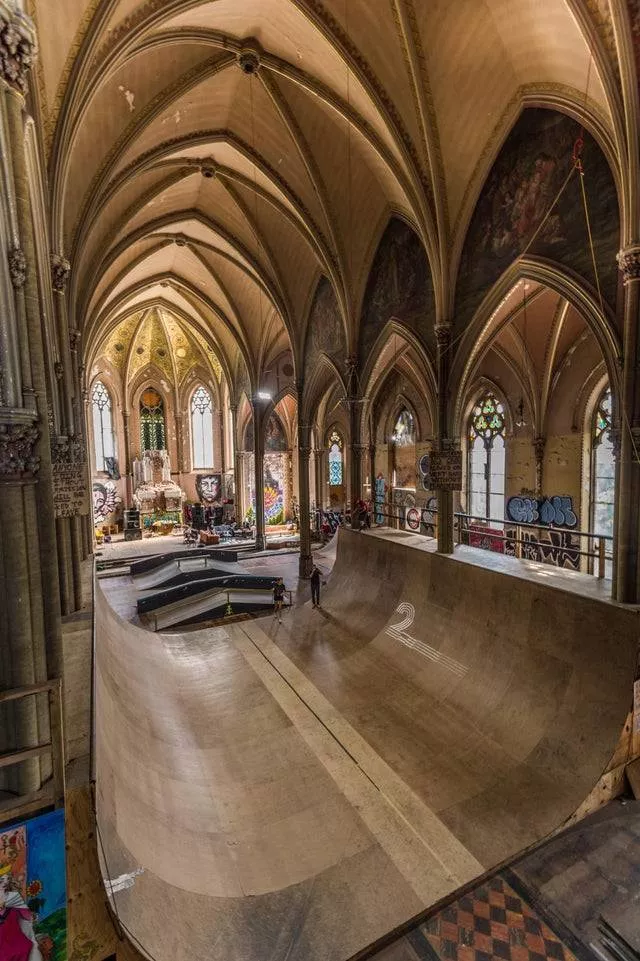 La collection de la semaine - #10 église abandonnée