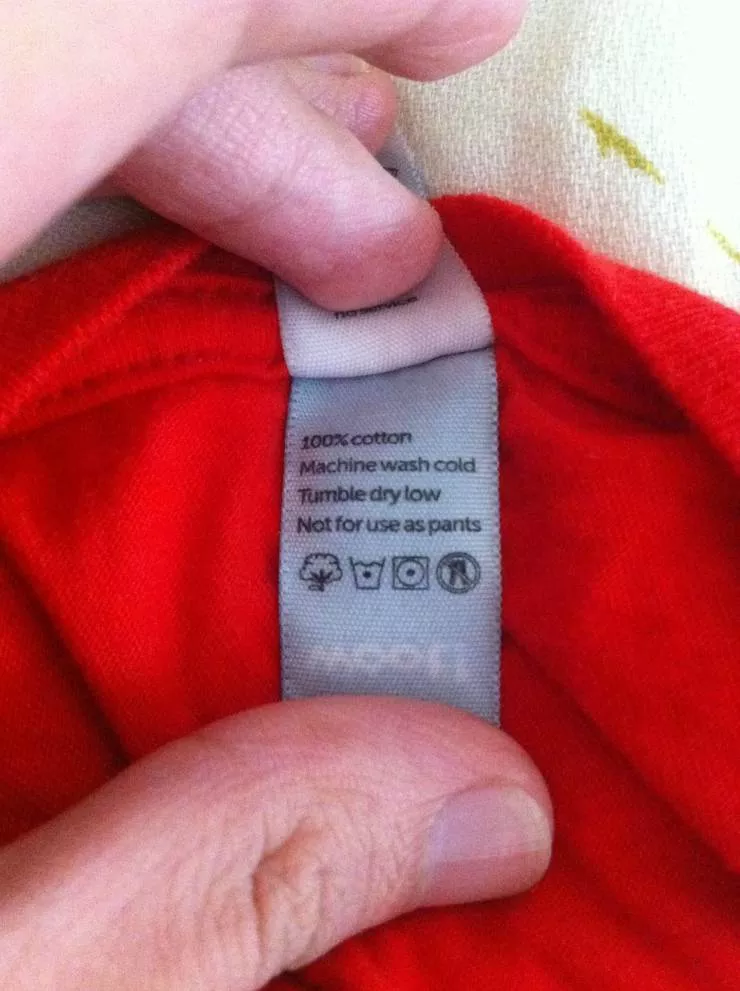 Vetements trop avances - #17 Chemise : Ne pas utiliser comme pantalon