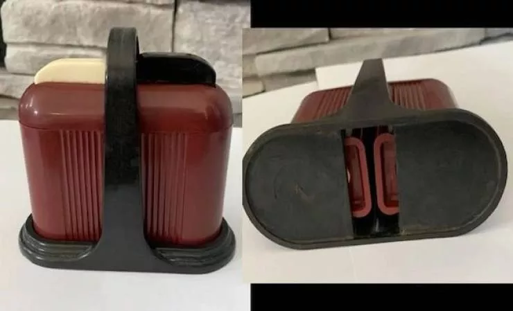 Unknown objects - #3 These are toaster-shaped salt and pepper shakers