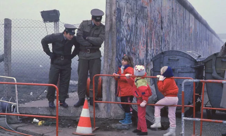 Very touching old photos - #11 1989