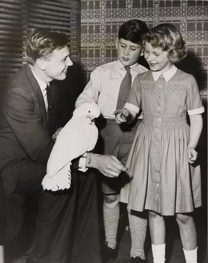 Des anciennes photos tres touchants - #16 Prince Charles And Princess Anne 1958 Des anciennes photos tres touchants - #16 Prince Charles And Princess Anne 1958