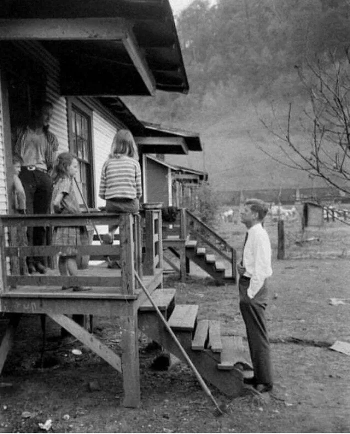 Very touching old photos - #29 John F. Kennedy 1960