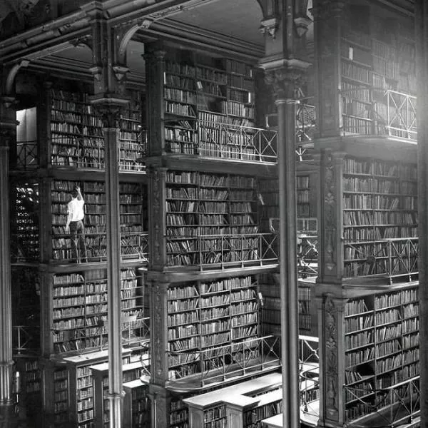 Very touching old photos - #5 The Old Cincinnati Public Library. The building was demolished in 1955