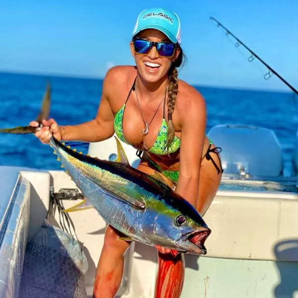 Very sexy fisherwomen - #45 Very sexy fisherwomen - #45
