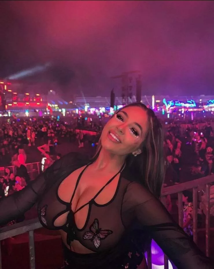 Sexy music festival girls - #19 