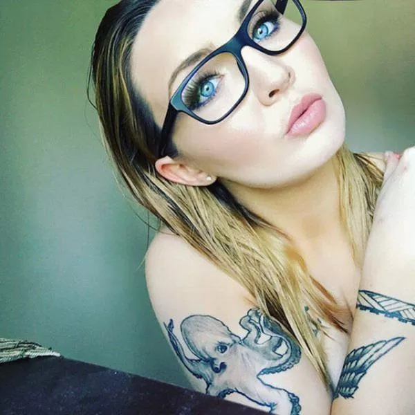 Peut on etre plus sexy avec des lunettes - #4 
