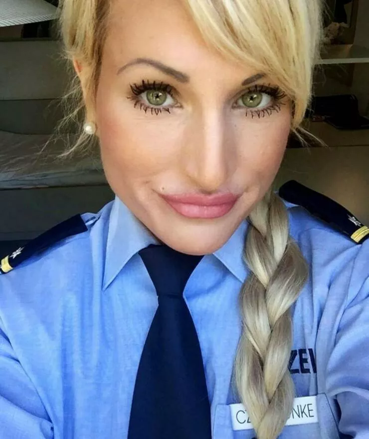 Policiere a dominatrix - #1 