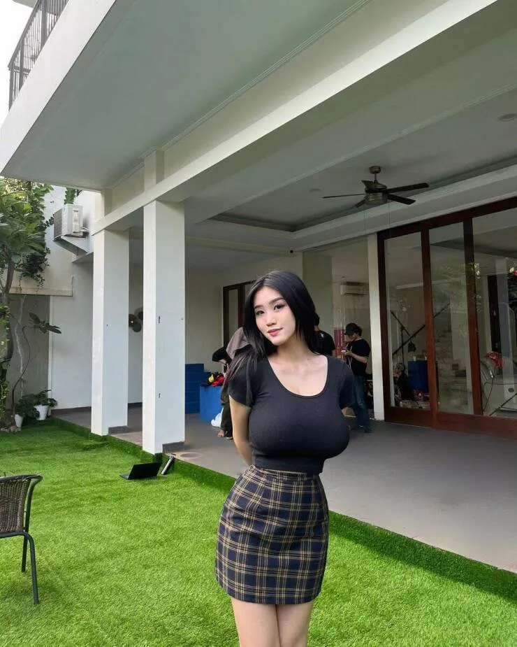 Sexy and generous - #22 