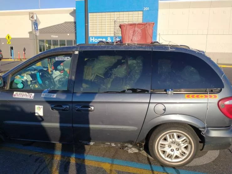 Shocking images taken in walmart stores - #45 