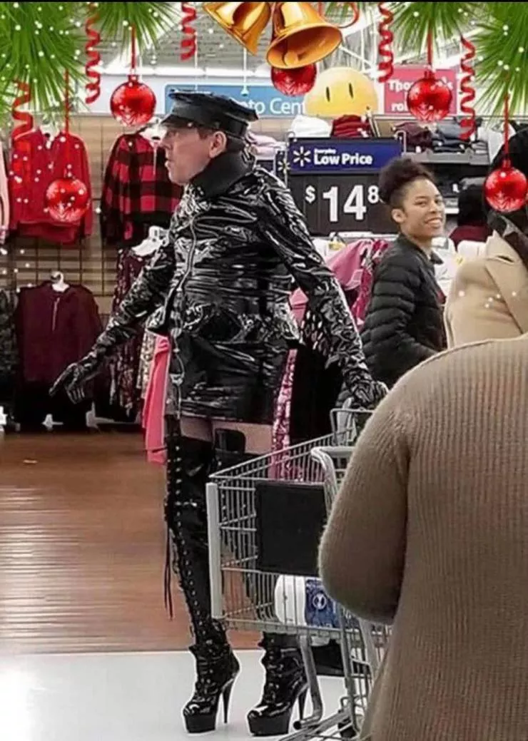 Shocking images taken in walmart stores - #9 