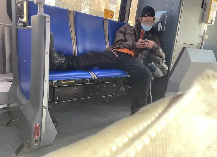 Nous naimons pas etre pres de ces passagers - #31 