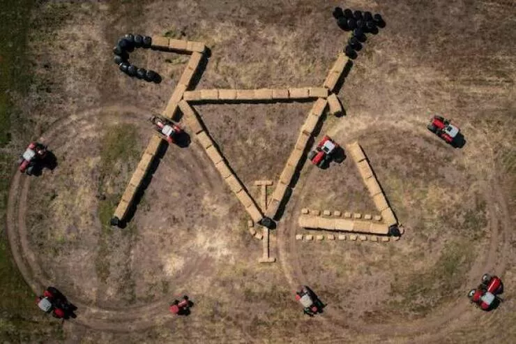 We feel dwarfs near these objects - #11 