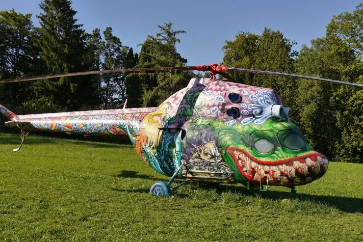 Picdump 759 - #22 Flying art