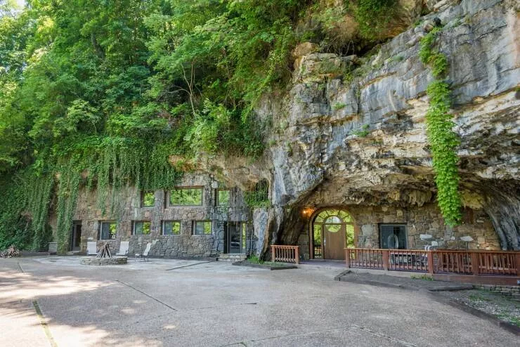 Une belle maison dans une cave - #16 