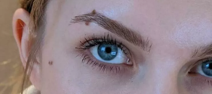 Doubles regards enchantes des moments qui exigent un deuxieme coup doeil - #9 J'ai une paire de grains de beauté qui ressemblent à un piercing de sourcil