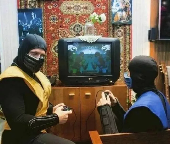 Gamers gather around