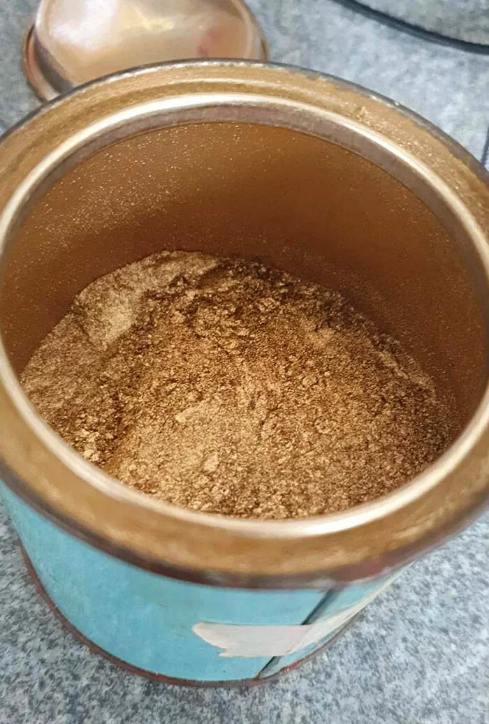 Surprising finds at home unintentional discoveries that stunned residents - #25 Clearing out my recently deceased grandfather's attic, I discovered just over 200 grams of gold powder.