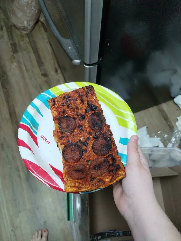Frustration unleashed partners hilariously incompetent moments go viral - #50 My Husband Thinks This Pizza Isn't Burnt