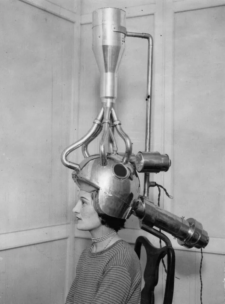 Visual marvels explore a collection of truly fascinating pictures - #5 An early design for an electric hair dryer looked like this