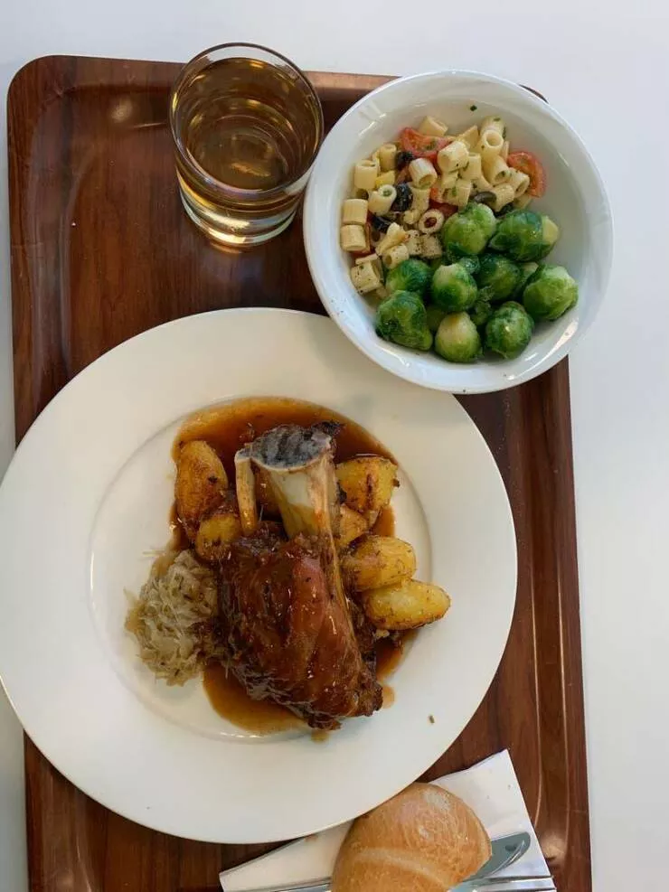 Visual marvels explore a collection of truly fascinating pictures - #8 This is what an Italian public school lunch looks like