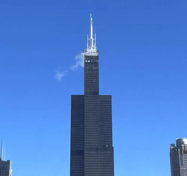 Wonders revealed gaze of discovery - #25 It's so cold in Chicago that the top of the Willis Tower is frozen.