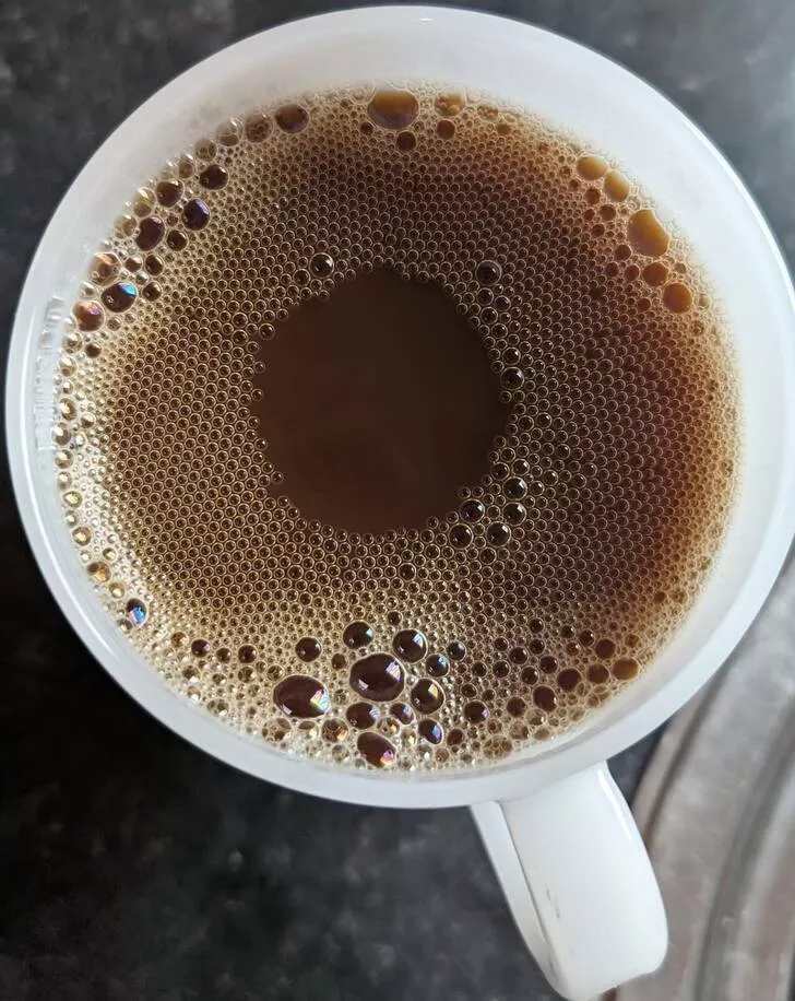 Astonishing discoveries wide eyed moments - #9 Des bulles dans mon café ce matin.