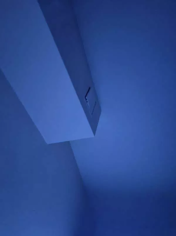 Facteur frisson capture images qui hantent limagination - #33 Peu importe combien de fois je ferme ce panneau au-dessus de mon lit, il s'ouvre tout seul. Il reste fermé au début lorsque je le ferme, mais je ne l'ai jamais vu s'ouvrir de lui-même. Facteur frisson capture images qui hantent limagination - #33 Peu importe combien de fois je ferme ce panneau au-dessus de mon lit, il s'ouvre tout seul. Il reste fermé au début lorsque je le ferme, mais je ne l'ai jamais vu s'ouvrir de lui-même.