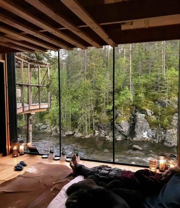 Decouvrir la splendeur norvegienne des photos captivantes mettant en valeur une beaute unique - #7 Un camp au bord d'une rivière en Norvège
